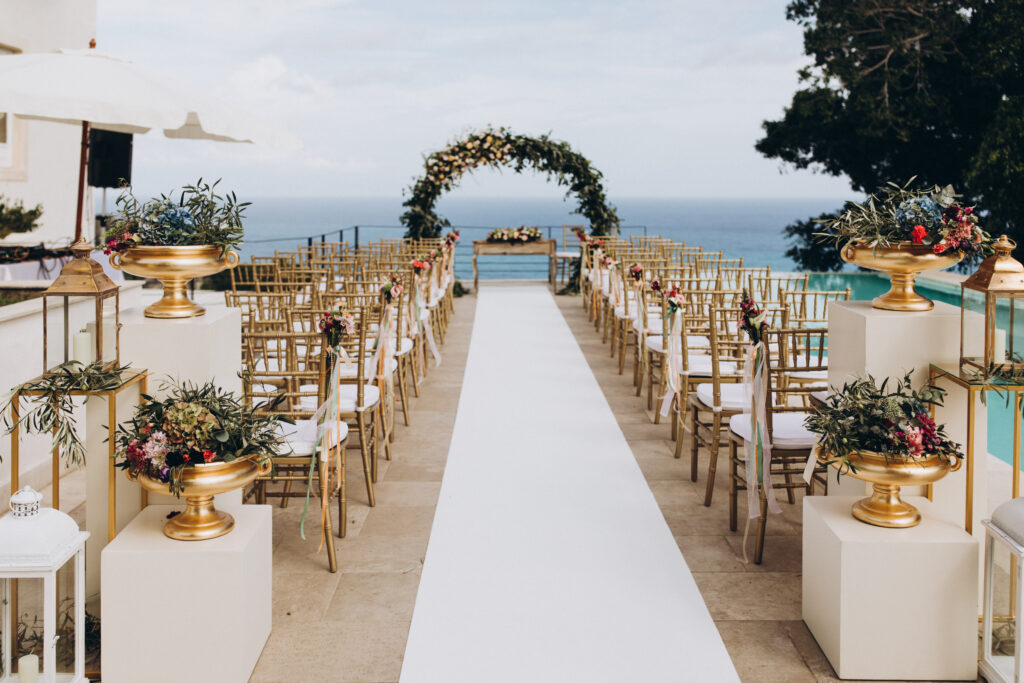 The Complete Guide to Booking a Charter Bus for Your Wedding Day